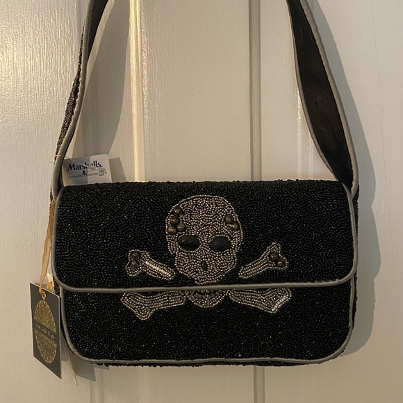 SKULL AND CROSSBONES BLACK BEADED BAG ☠️ - Picture 1 of 8